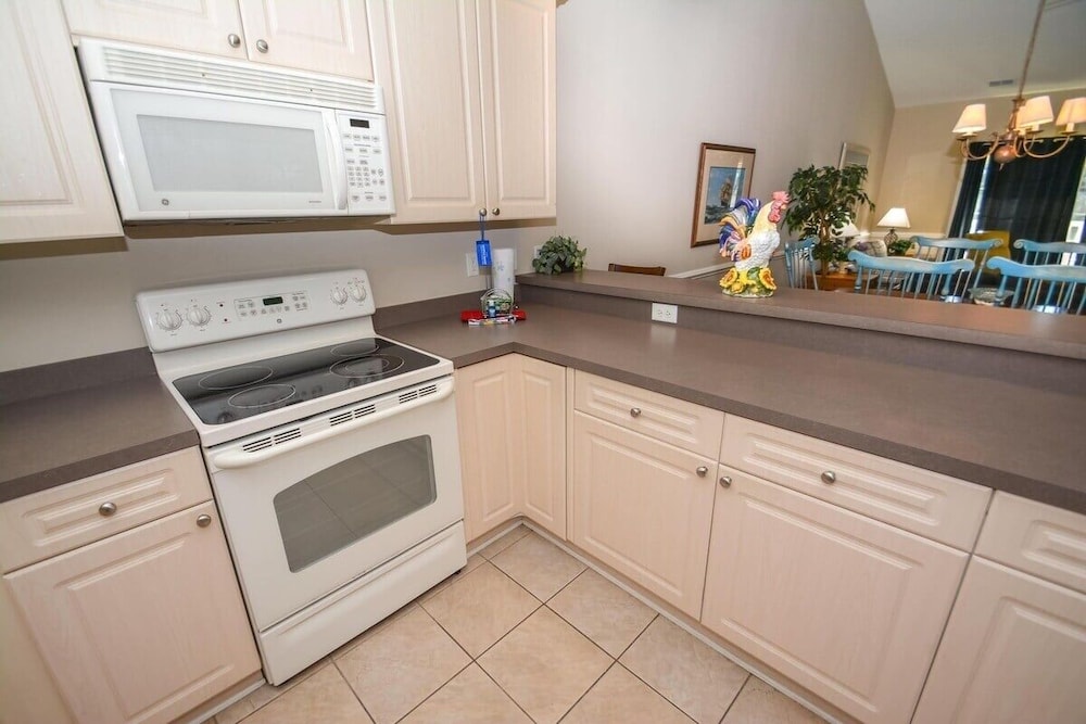 Magnolia Pointe 4878-402 2 Bedroom Condo