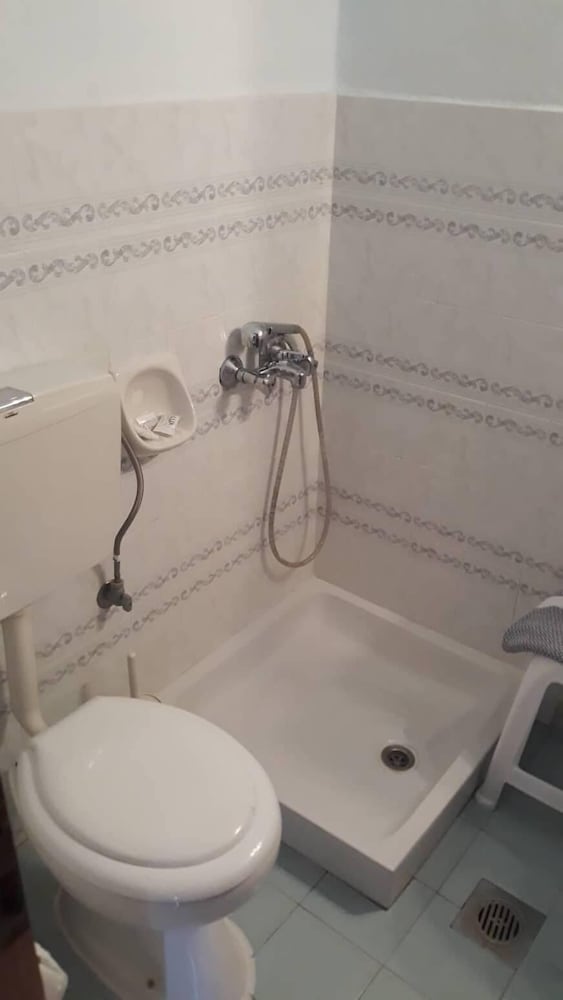 Ambeles Apartments
