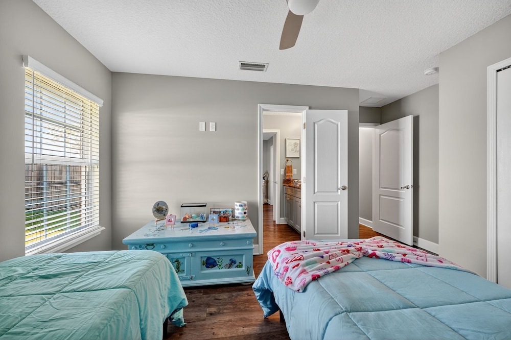 Floridays Manor 4 Bedroom Home