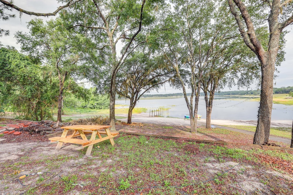 Lakefront Keystone Heights Home w/ Boat Ramp!