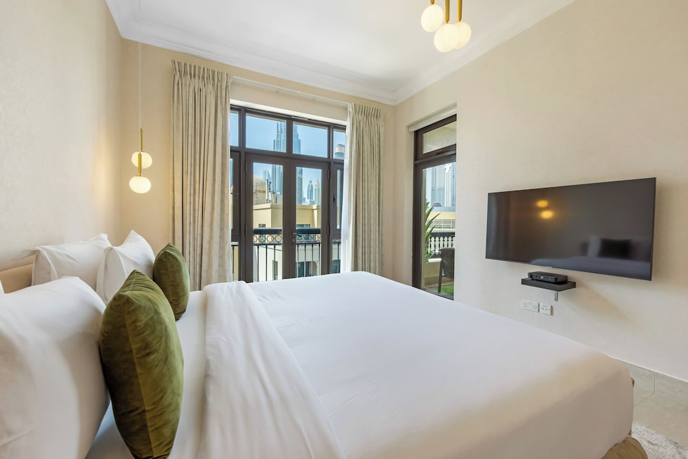 Durrani Homes - Luxe Living at Souk Al Bahar with Burj Khalifa and partial Fountain view
