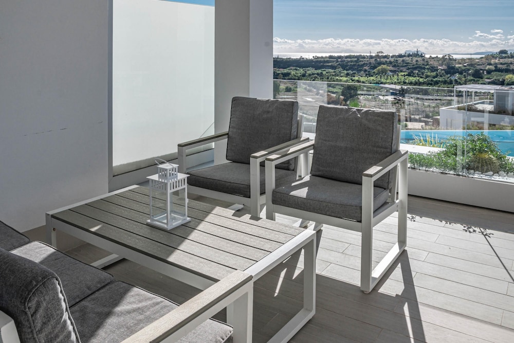OV5 BB- Modern Family Flat Lovely Views