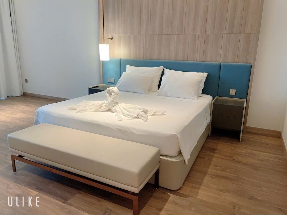 Sea view Àlacarte Ha Long Bay Apartment