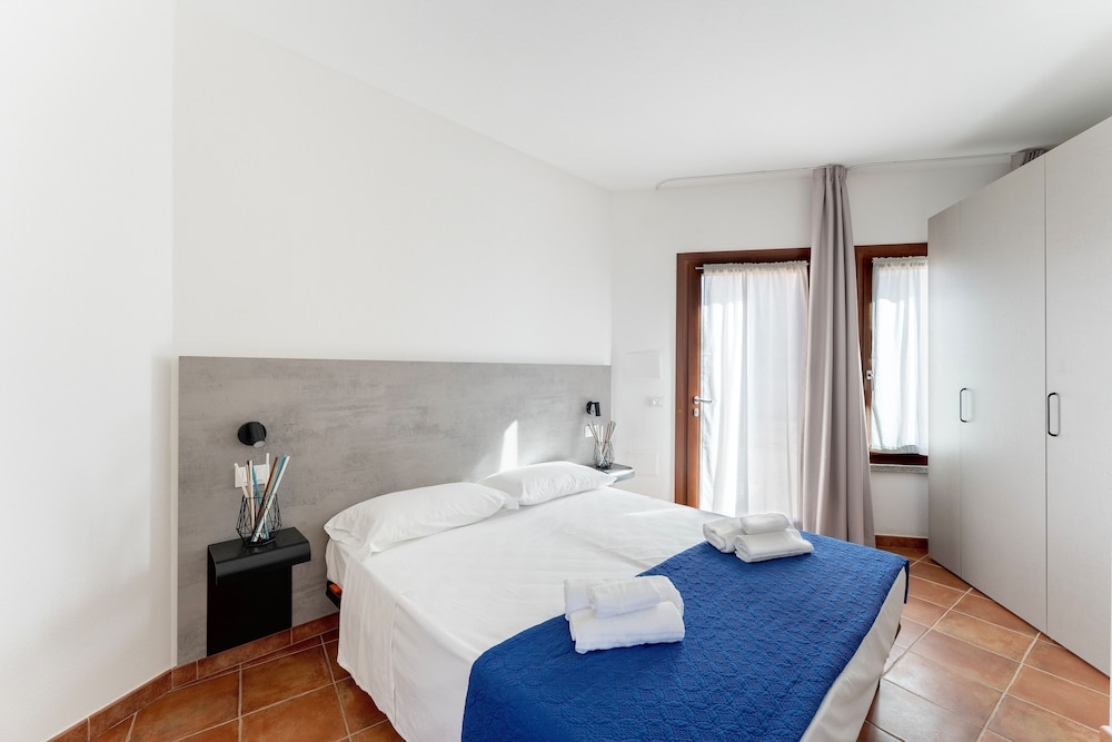 Residence with pool in Isola Rossa photo 2