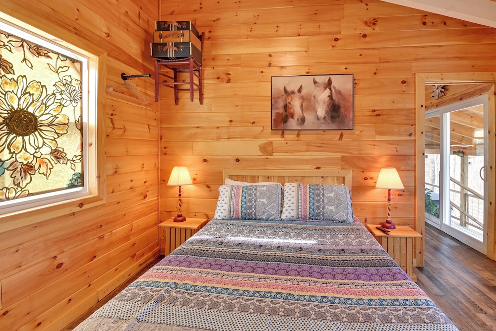 Bring a Pet: Peaceful Frenchburg Cabin on 1 Acre