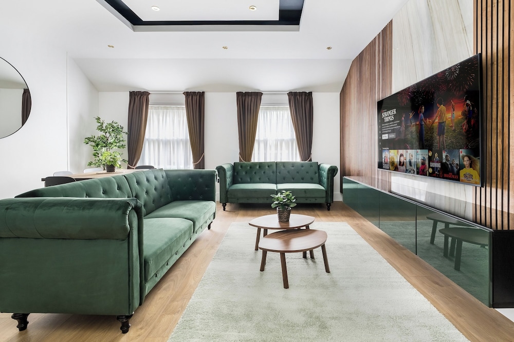 Luxury Large Apartment in Central London