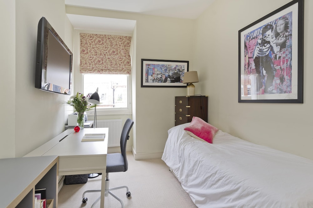 Spacious 3-bedroom Apartment in Earls Court