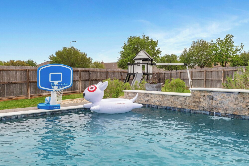 Private Pool & Hot Tub: 'wild Horse' Home!