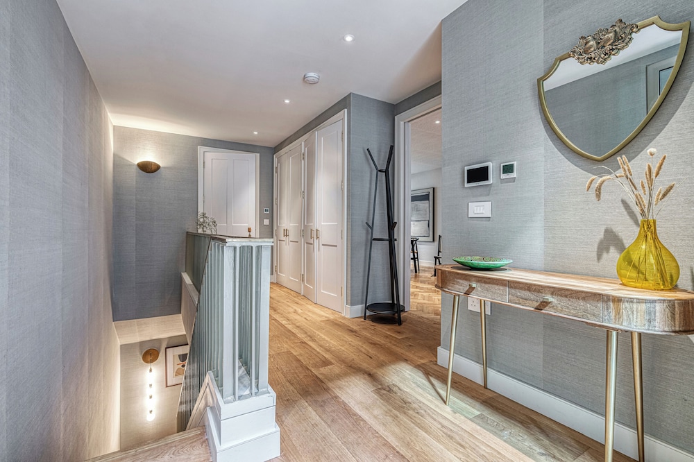 Luxury flats near Big Ben and London Eye