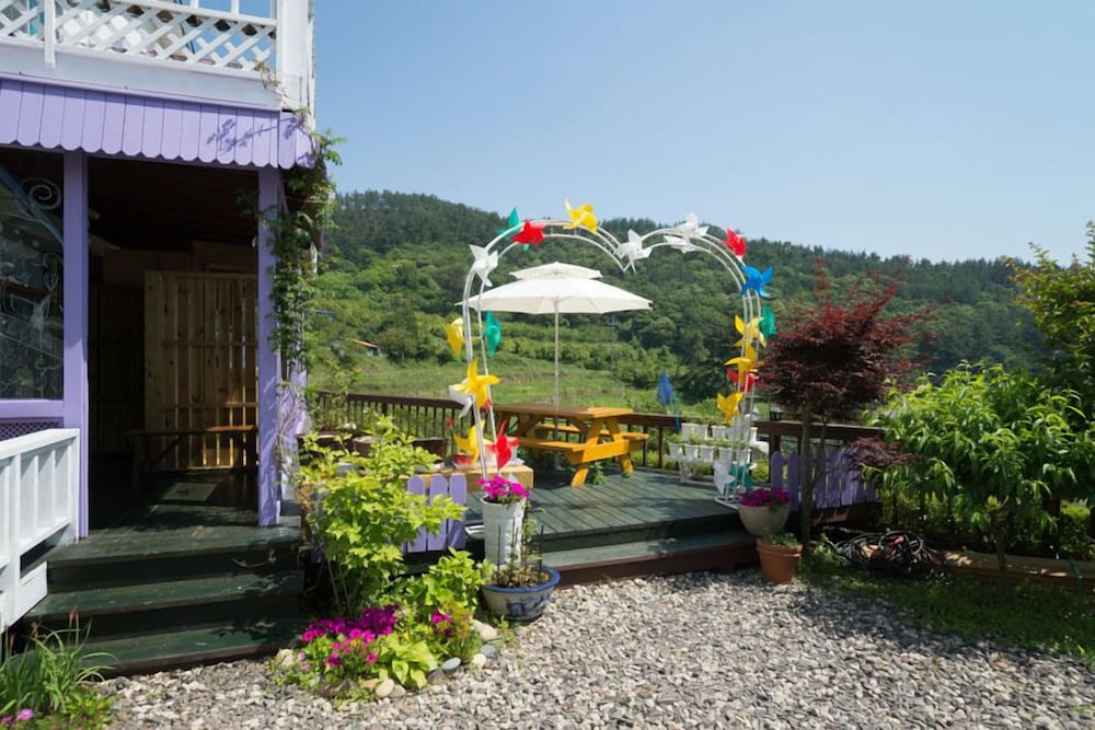 Goseong Sunshine Home Pension