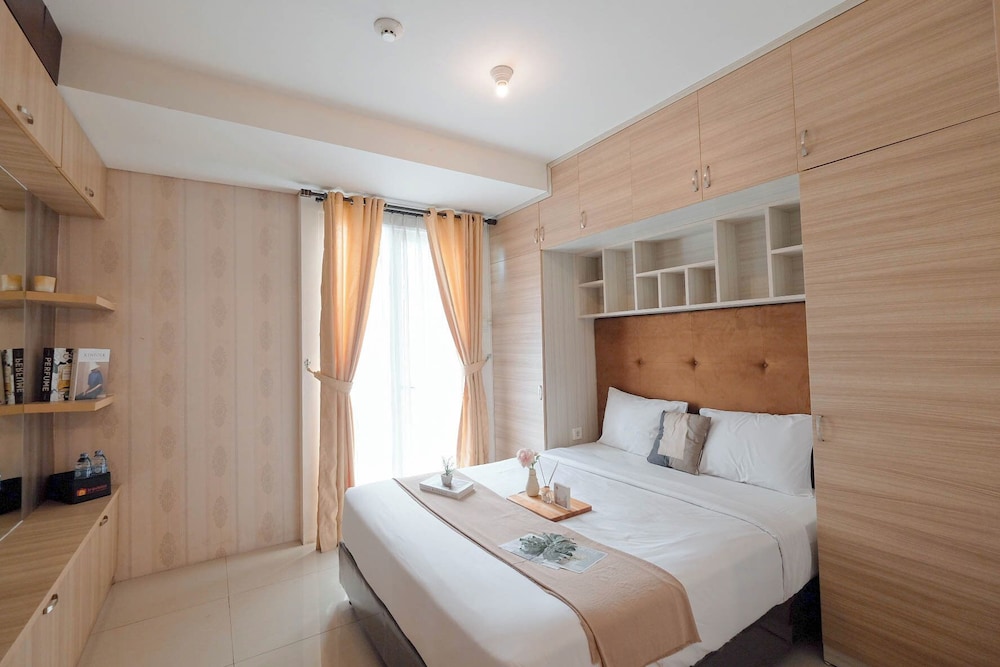 Studio Apartment Near Kalibata Station At Woodland Park Residence