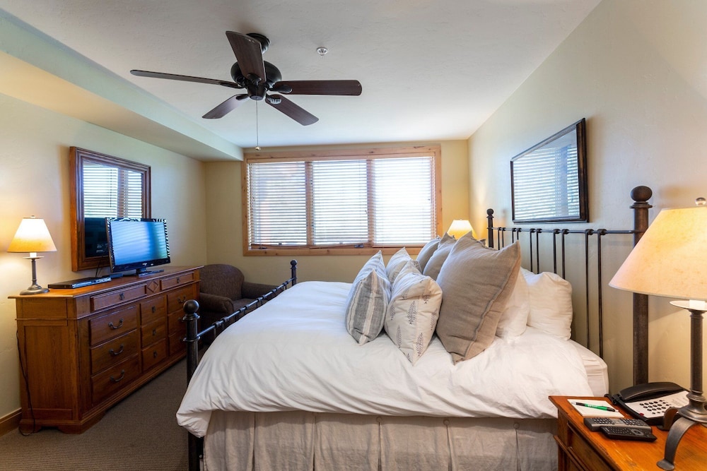 Trail's End Lodge at Deer Valley Resort - One Bedroom Residence with Spa #204 1 Condo