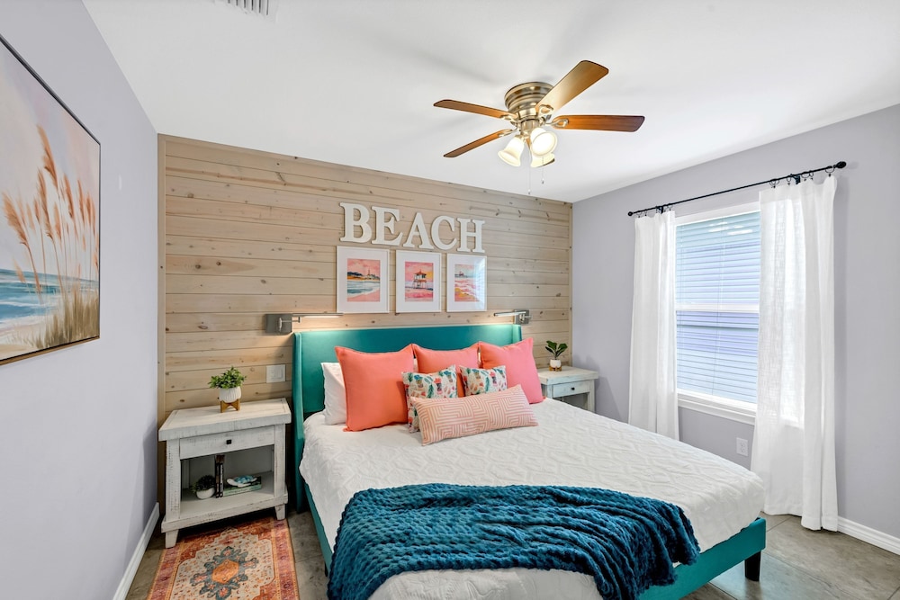 Totally Beachin by Avantstay Private Pool Hot Tub Swing Seats Beach Get Away