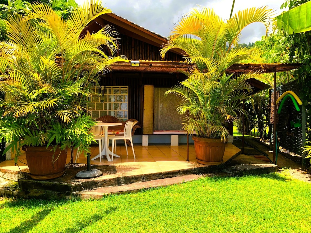 Tahiti - Vaiava Beach Cottage