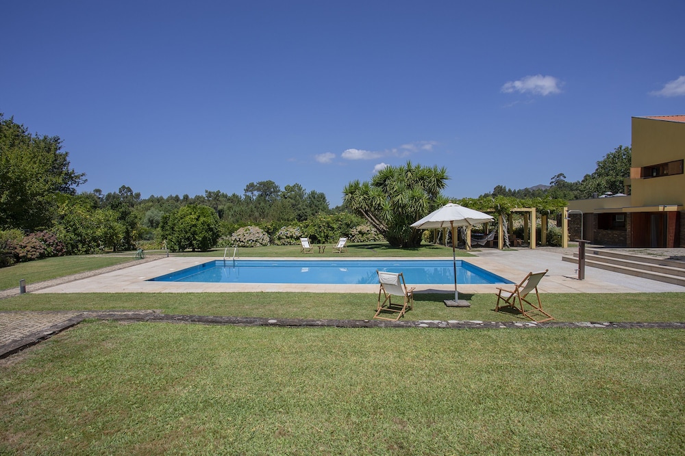 Liiiving  Caminha Countryside Pool House