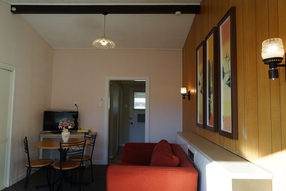 Tui Lodge Motel
