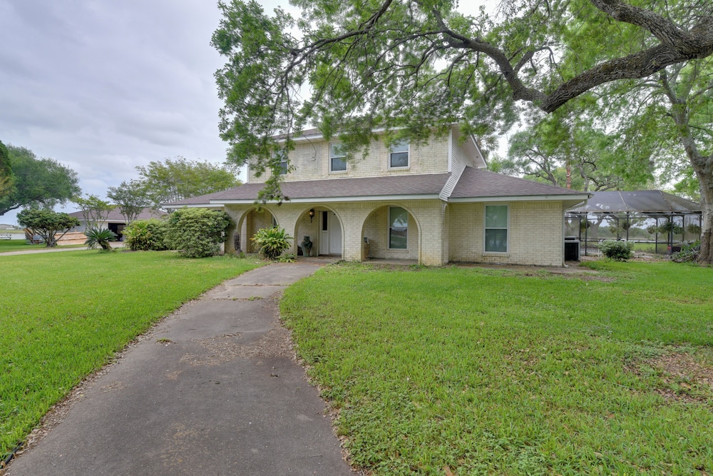 Freeport Vacations - Spacious Freeport Home: Private Pool  Lake Access - Property Image 12