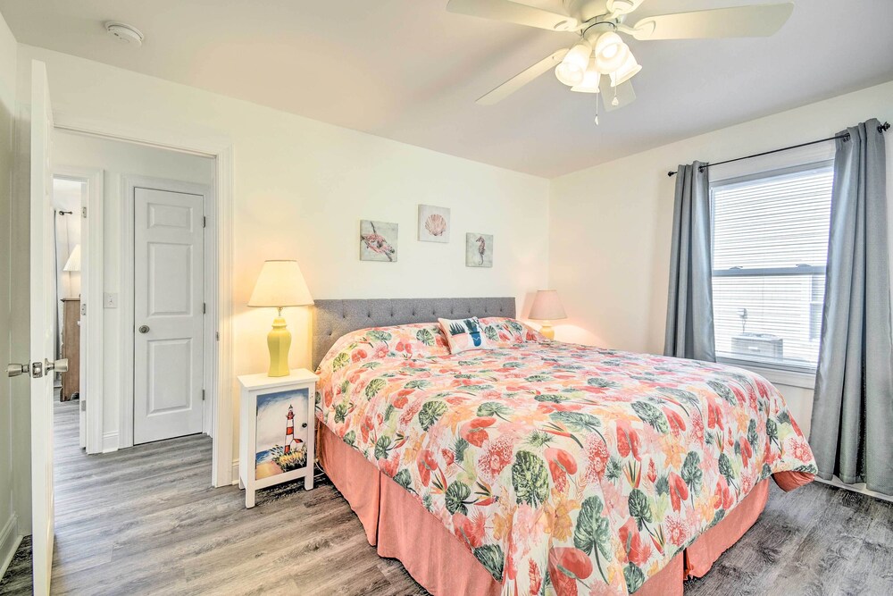 Freshly Remodeled Beach House, Steps to Shore view 4
