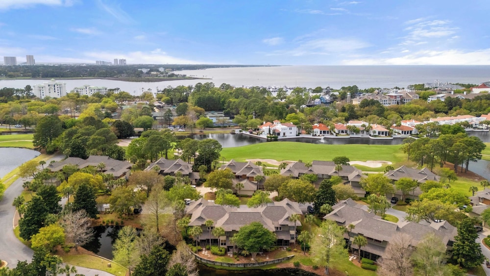 Serene Pondfront Stay w/ View, Pool Access, & Walk to Baytowne Wharf