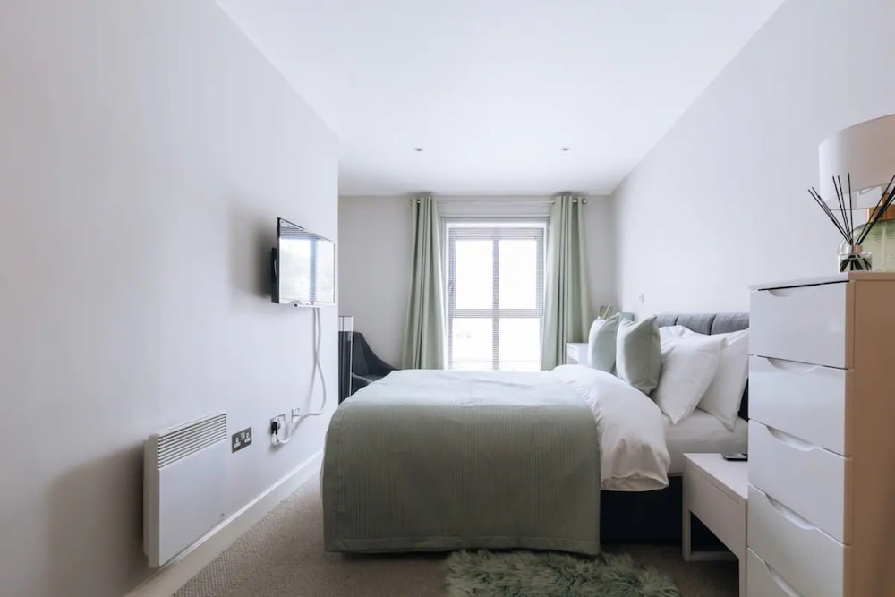 Contemporary 1BD Flat - Bristol City Centre! view 2