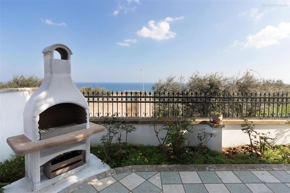 619 La Ripostiera in Castro view 5