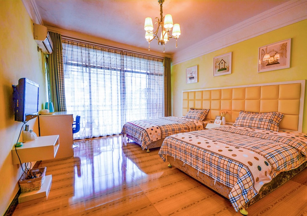 Fenghuang Joy Riverview Hotel