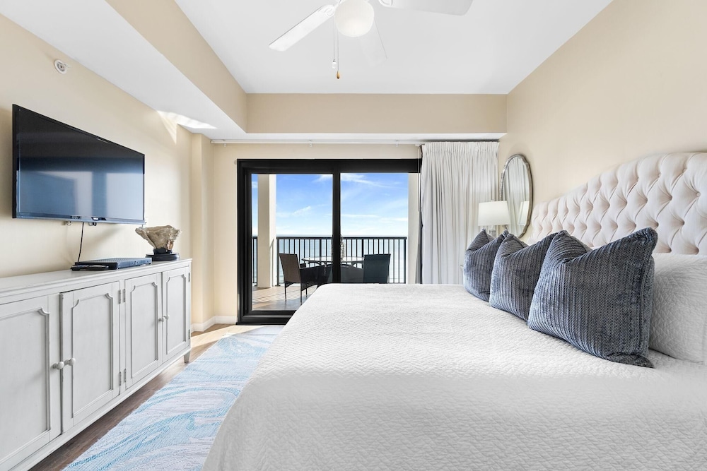 The Palms West 813