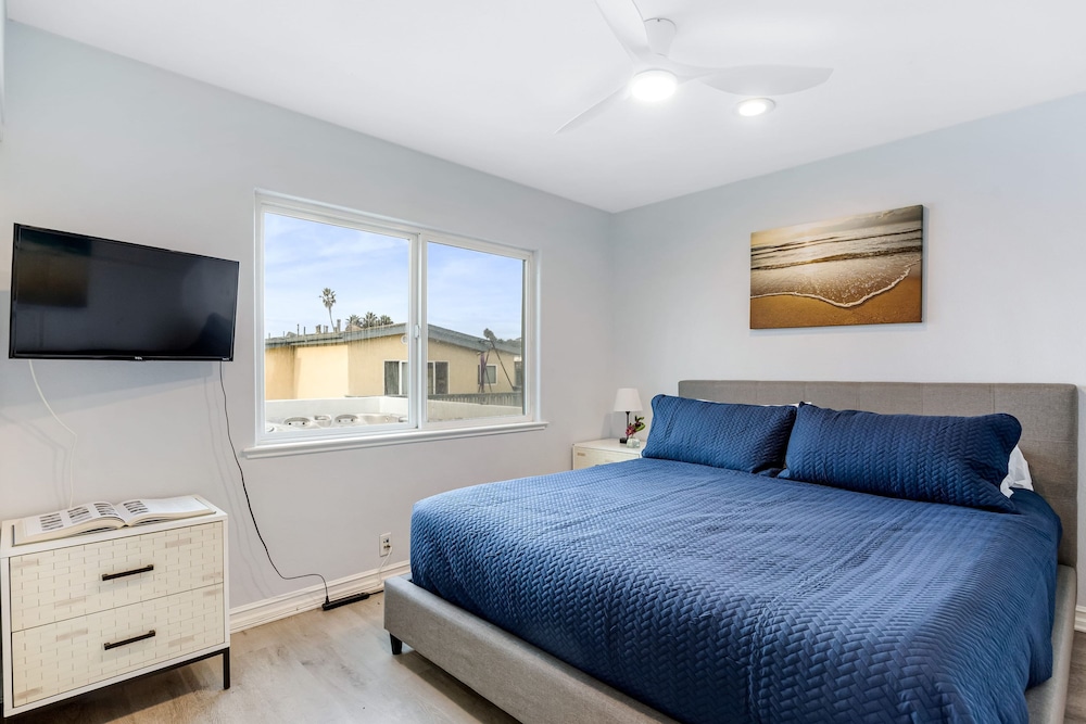 Shelly by Avantstay Steps to the Beach Deck w Ocean Views 5bdr