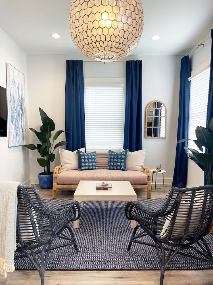 Stylish 1900s Renovated Apartments