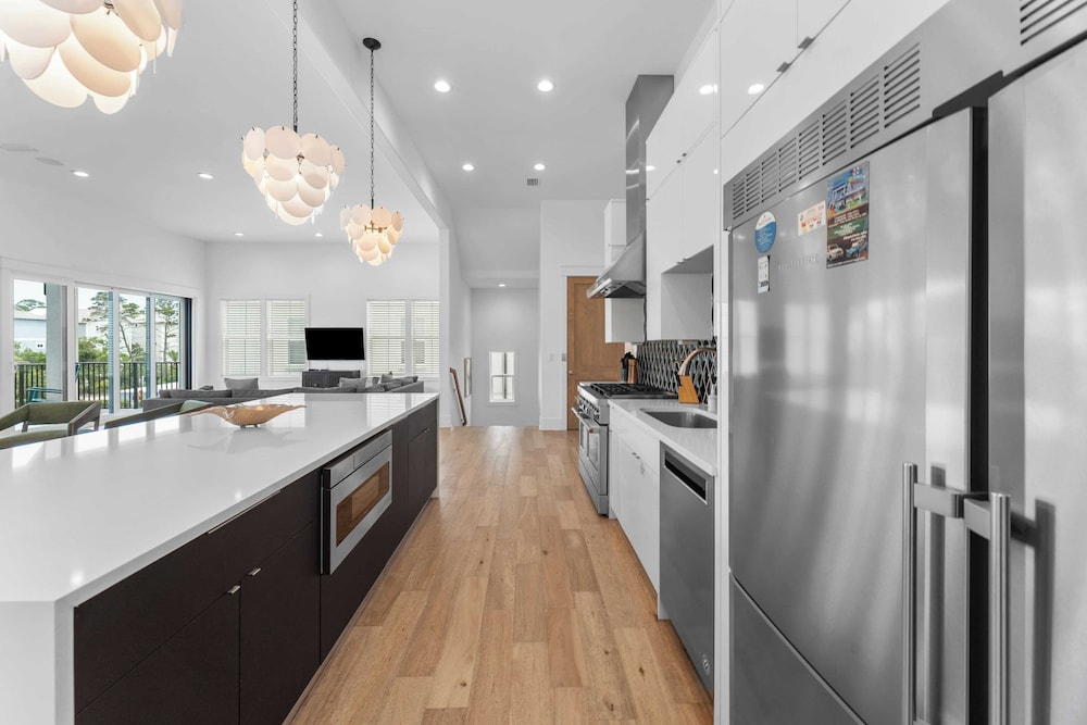 Walk to Beach + Pool, Hot Tub & Game Room 30A Ohana Grande by Avantstay