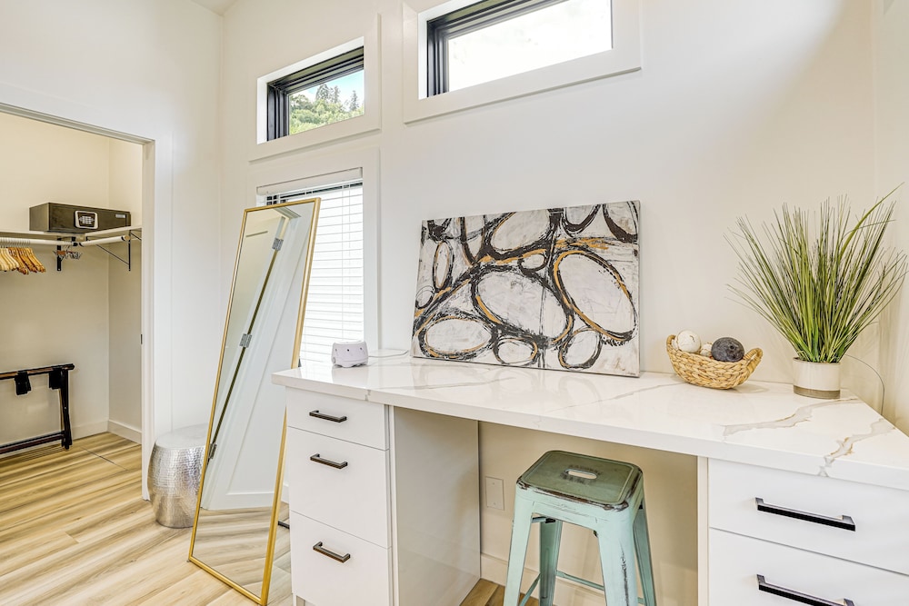 Bay Area Apt w/ Patio: Near Parks & Hiking!