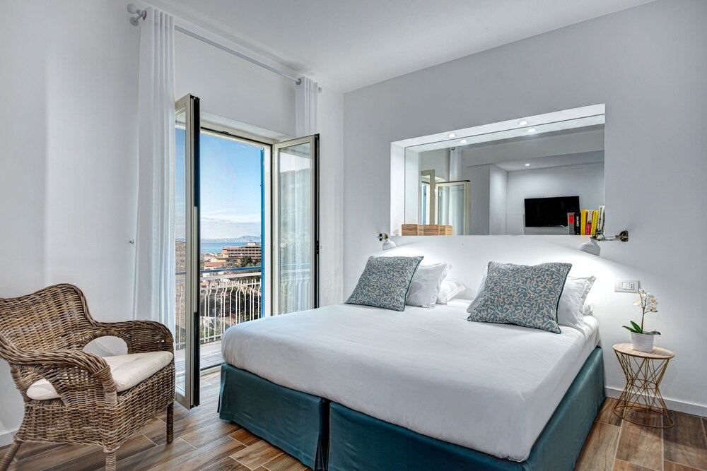 Luxury Blues Apartment view 3