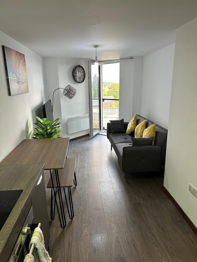 Elegant 1BR Gem Near NEC & Resorts World