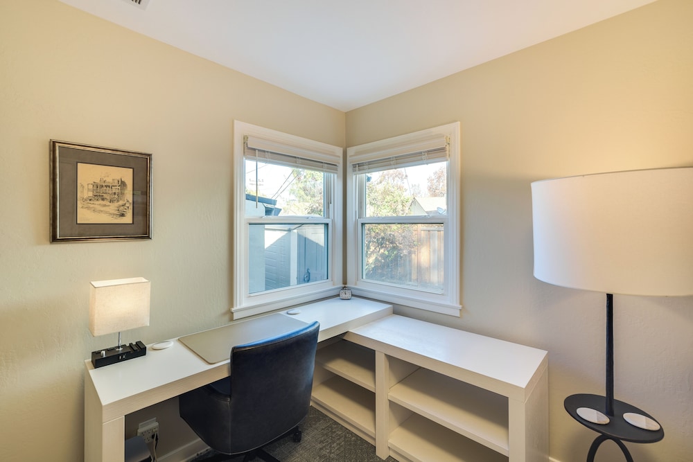 4 Mi to Dtwn San Jose: Sleek & Modern Duplex!