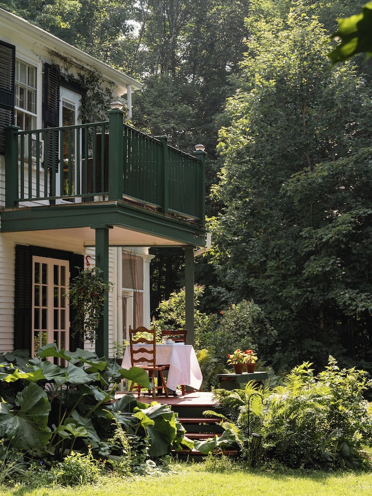 Lee Farm Inn