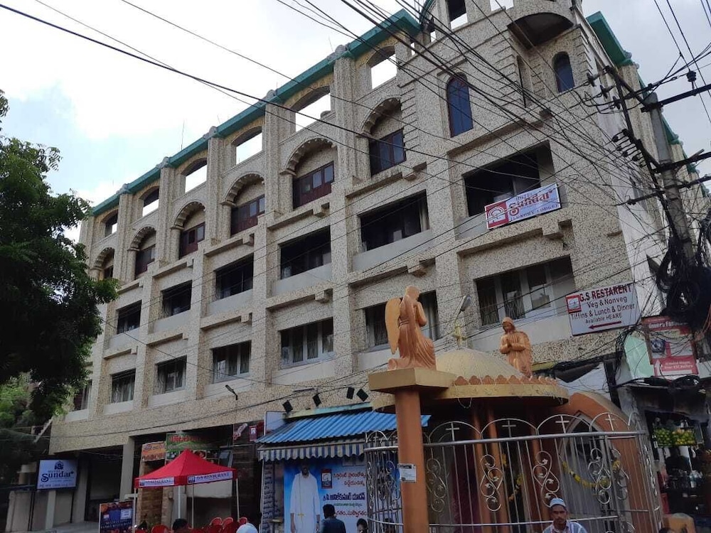 iROOMZ Hotel Sundar view 4