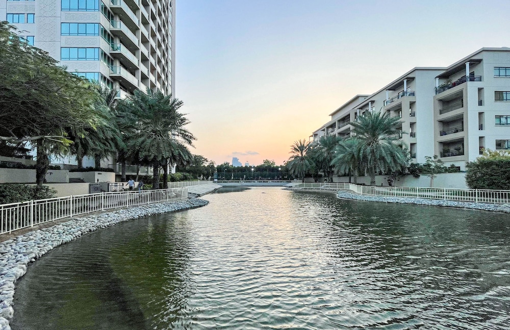 bnbme - Golf Tower - 2 BDR