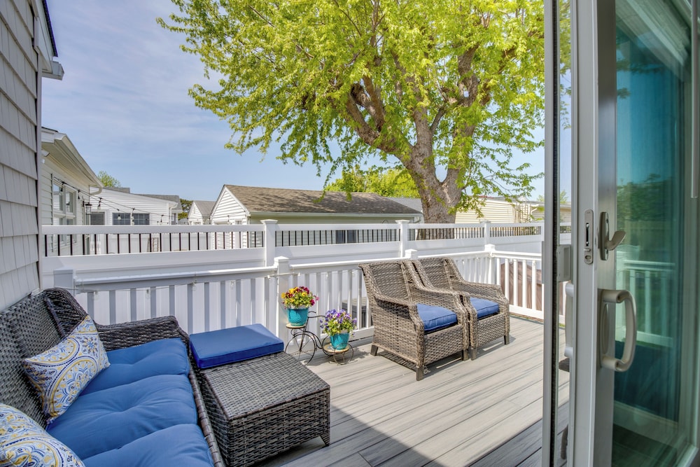 Half-mi to Beach: Cape May Getaway w/ Deck & Yard!