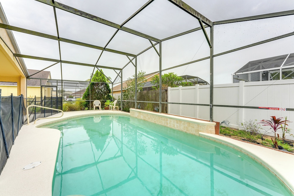 Family Home w/ Pool: Visit Disney & Orlando Parks!