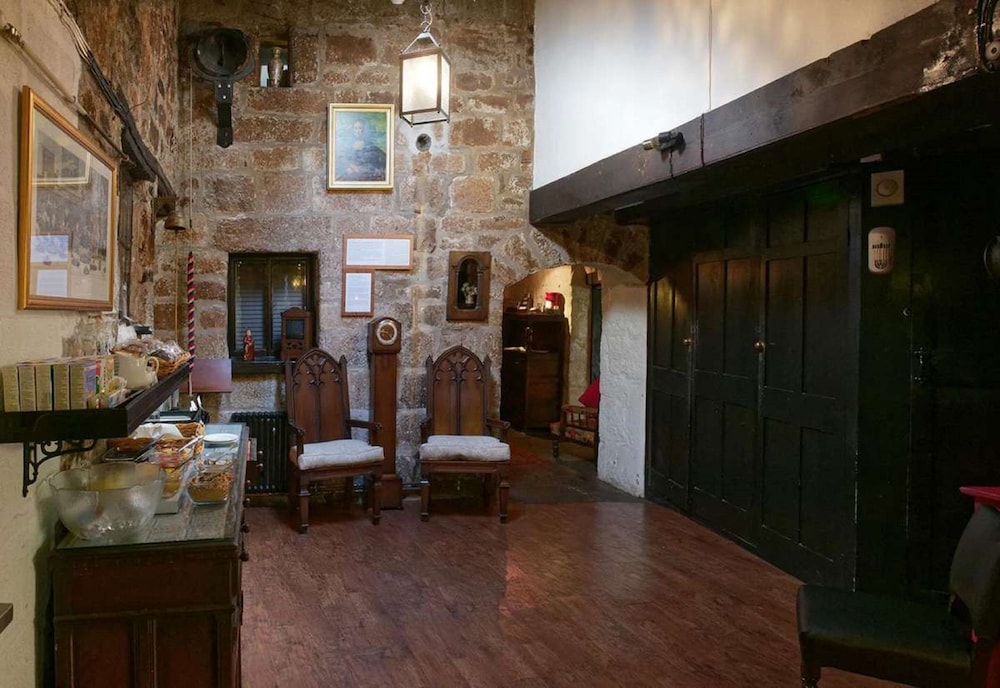 Okehampton Vacations - The Oxenham Arms - Property Image 12