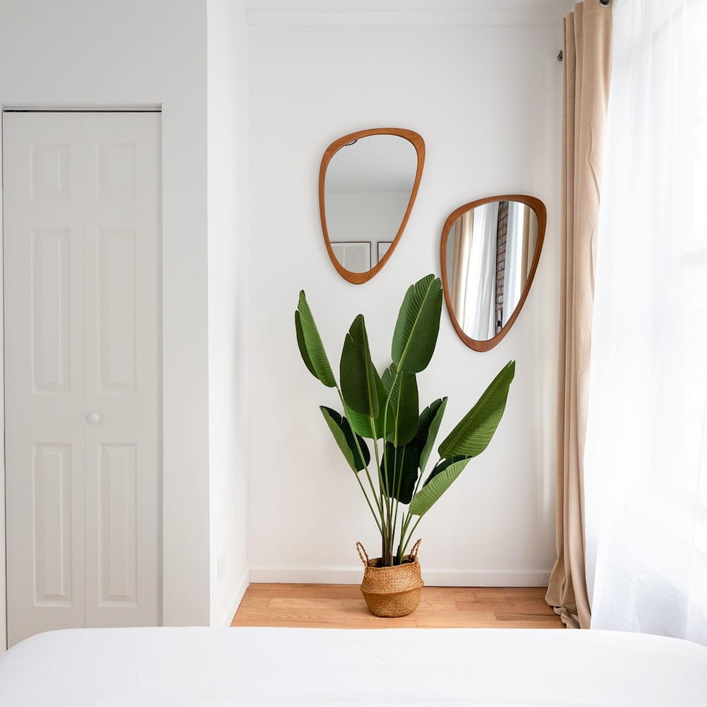 153-1g Newly Renovated 2BR Lower East Side