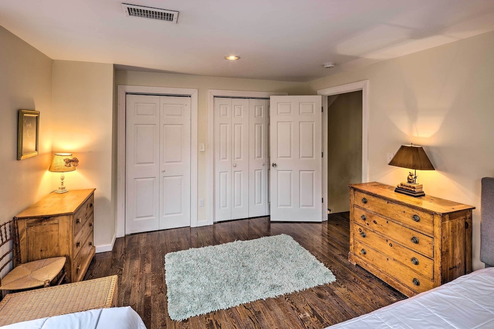 Bridgeport Vacations - Bridgeport Vacation Rental - Walk to Beach! - Property Image 25