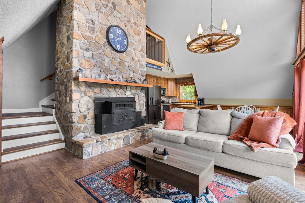 Smoky Everest 4 Bedroom Chalet