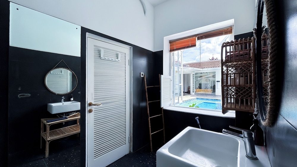 LaLeBay Seminyak