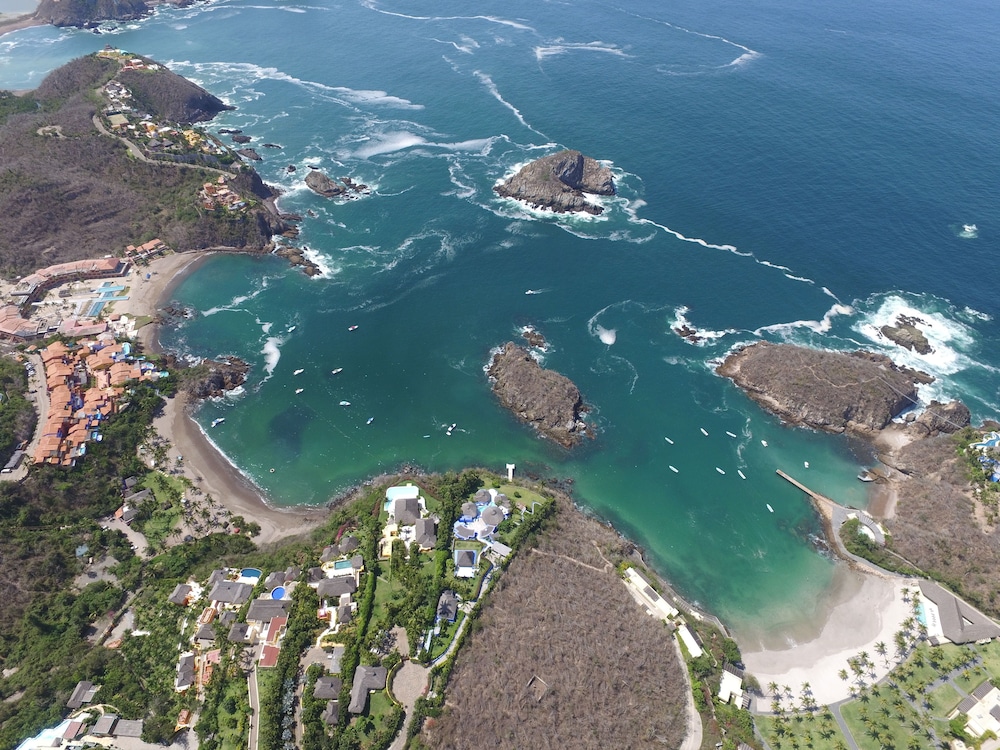 El Careyes Club & Residences