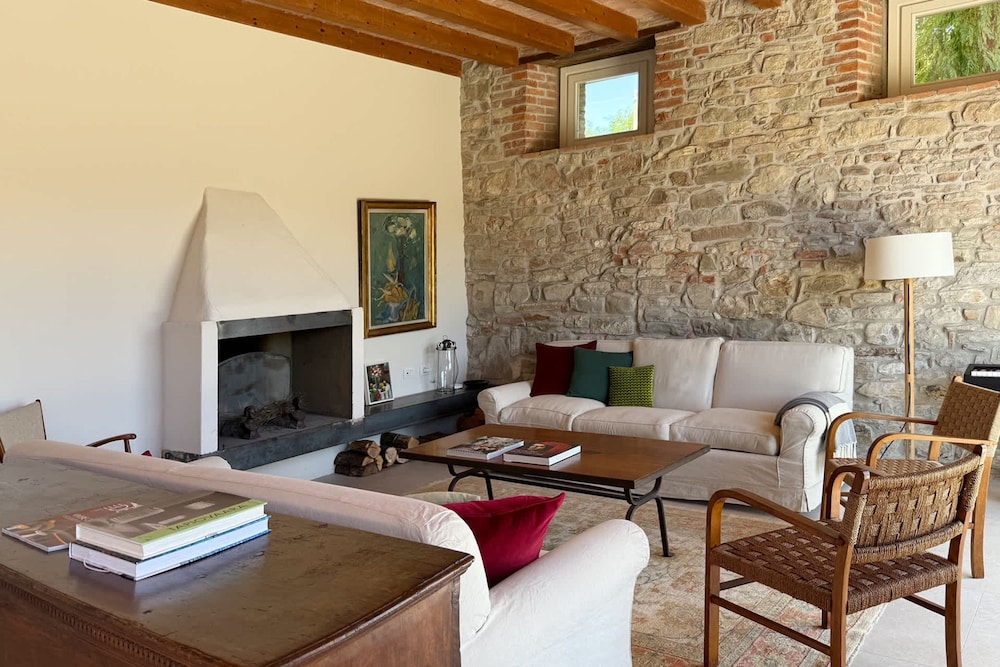 Villa Poggio Castellaro by Boutique in the Heart of Italy s Food Valley Emilia-romagna