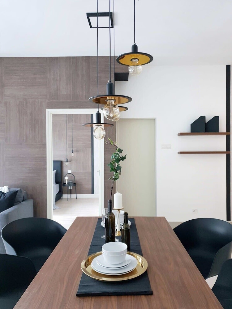 Cozy & Stylish 2BR Apt at Arte Plus, Free Parking