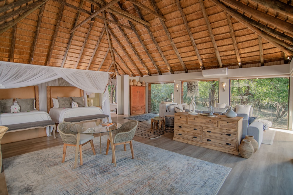 Karongwe - River Safari Lodge