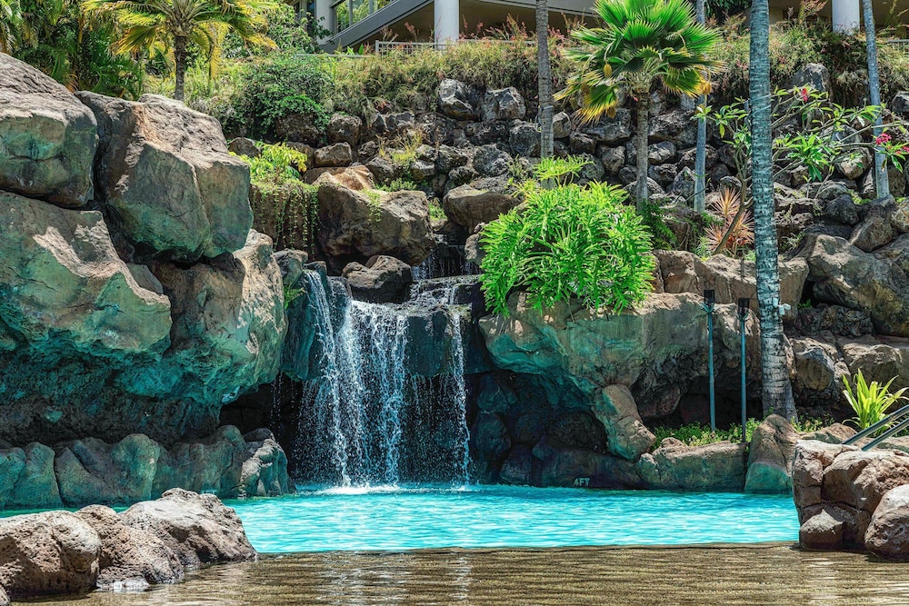 Luxurious Ho'olei 12-2, Lush View, Close to Pool, Sleeps 8 in Beds, Central AC!