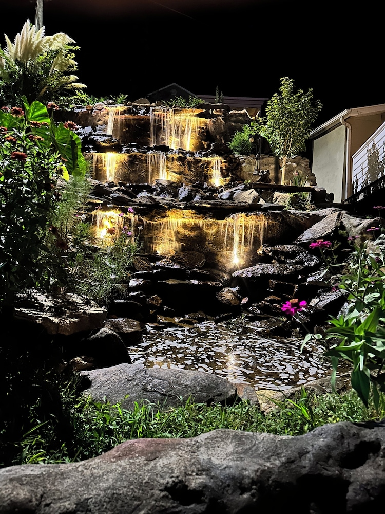 The Chimney Rock Inn & Cottages